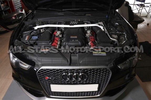 Audi RS5 8T Ultra Racing Front Upper Strut Brace