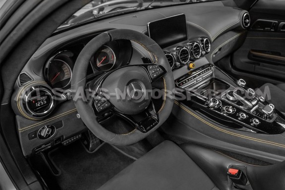 Manomètre multi digital P3 Gauges pour Mercedes AMG GT C190