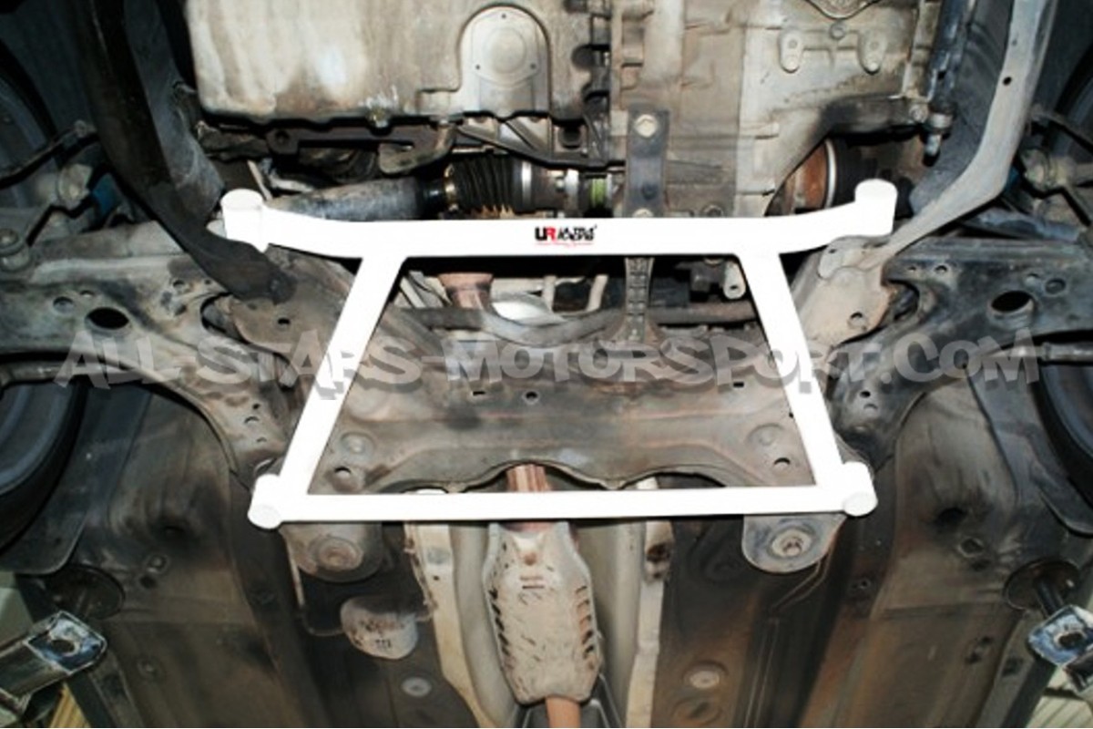 Renfort inférieur avant 4 points Ultra Racing pour Golf 4 GTI / Leo...