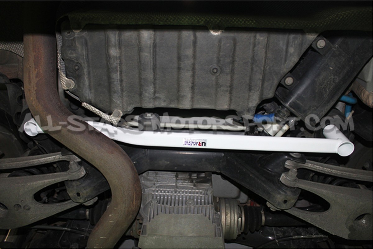Barra de refuerzo inferior trasera Ultra Racing para BMW 1M / 135i E82