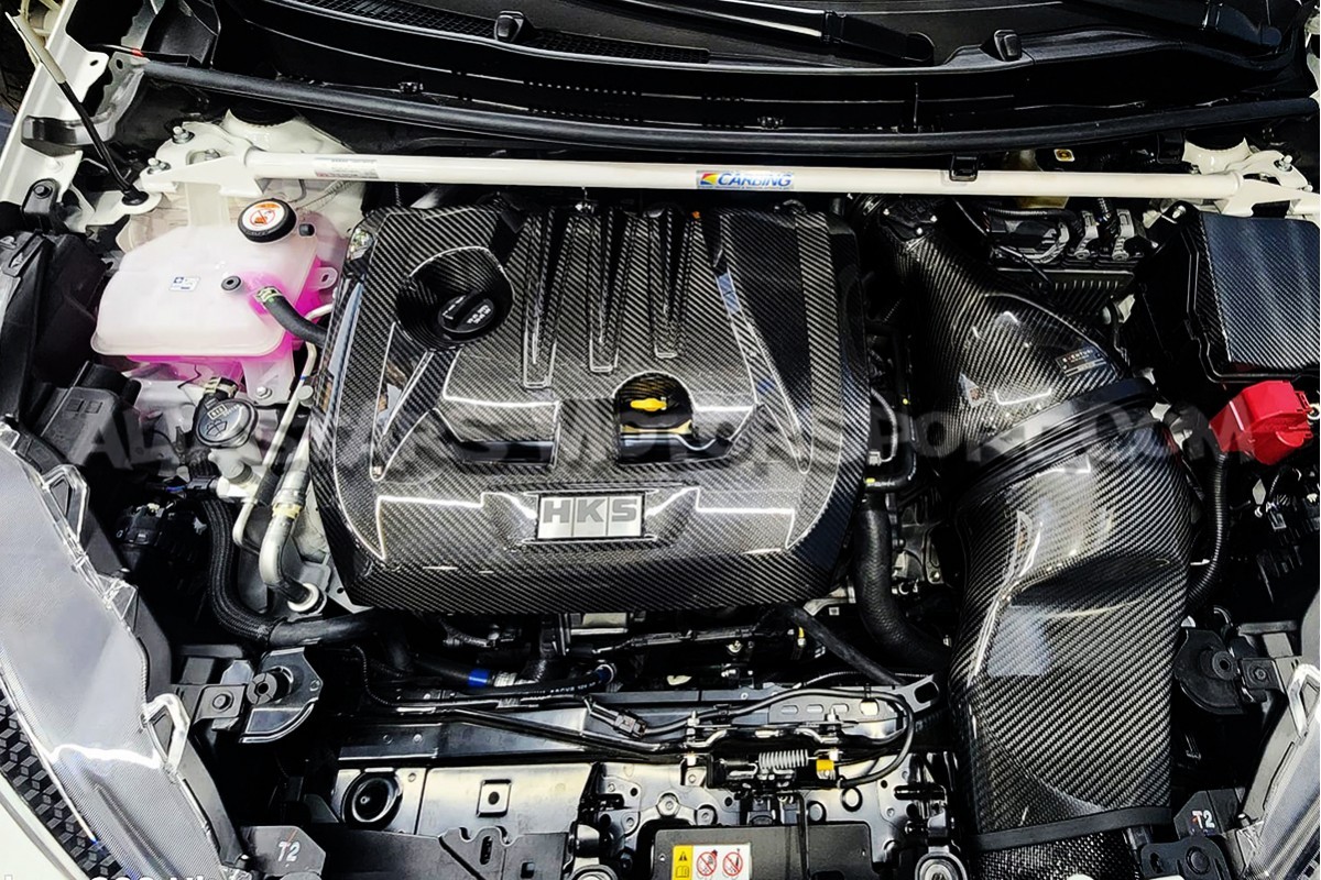 Tapa de motor HKS de carbono para Toyota Yaris GR