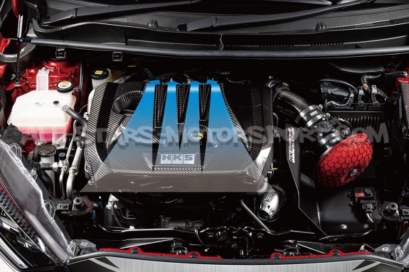 Tapa de motor HKS de carbono para Toyota Yaris GR