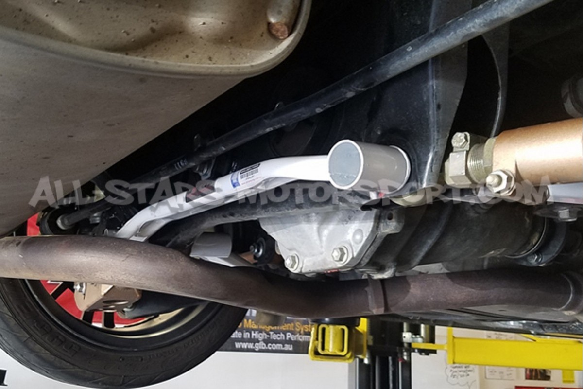Barra de refuerzo inferior trasera Ultra Racing para Toyota GT86 / ...