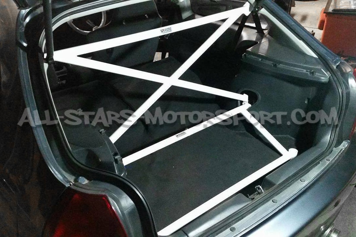 Barre arrière 4 points Ultra Racing pour Honda Civic EK