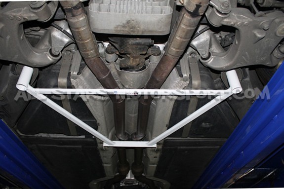 BMW M5 E60 Ultra Racing 4 Points Rear Lower Member Brace