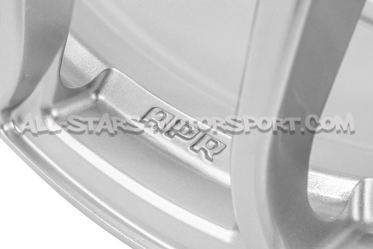 APR A01 Flow Formed Wheel 18 x 8.5 - 5x112 ET45 - Silver