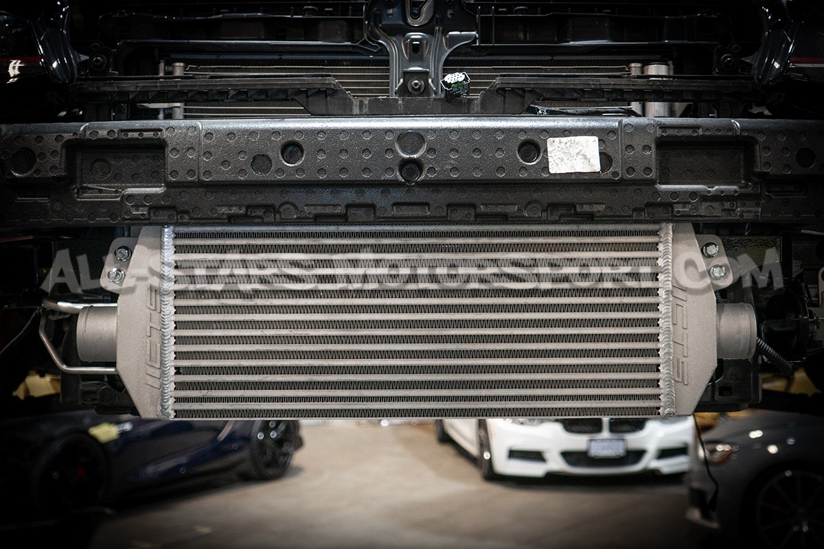 Intercooler frontal CTS Turbo para Golf 7.5 GTI y Golf 7.5 R