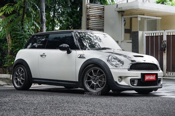 Enkei PF09 Wheel 17x7 - 4x100 ET38 - Dark Silver