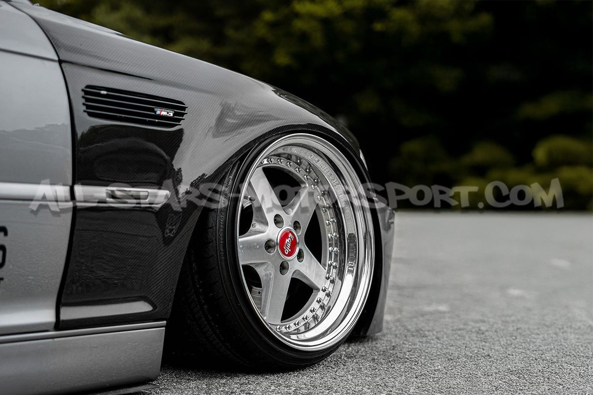 BMW M3 E46 Seibon Carbon Fiber Front Fenders