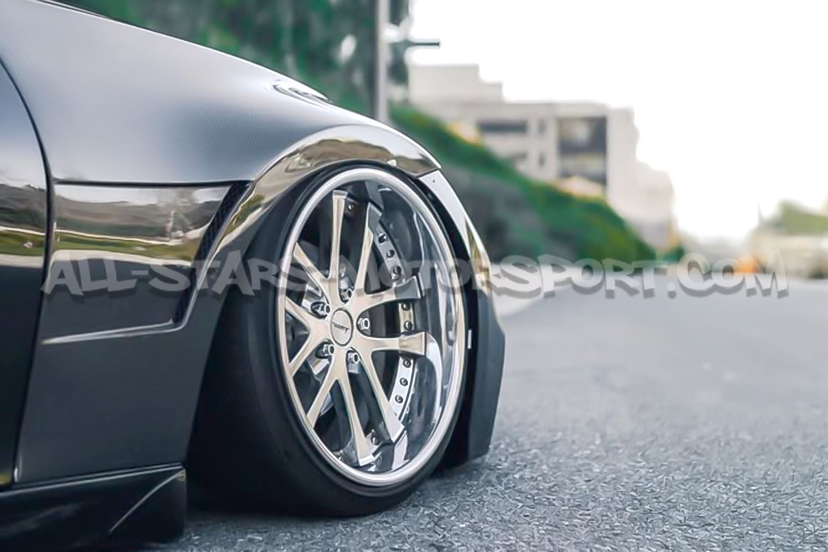 Nissan 350Z Seibon +10mm Carbon Fiber Front Fenders
