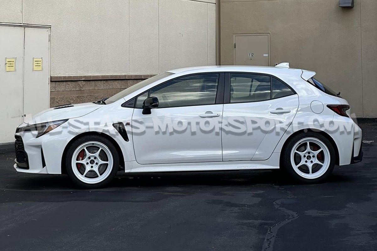 Llanta Enkei PF06 18x9.5 - 5x114.3 ET40 - White
