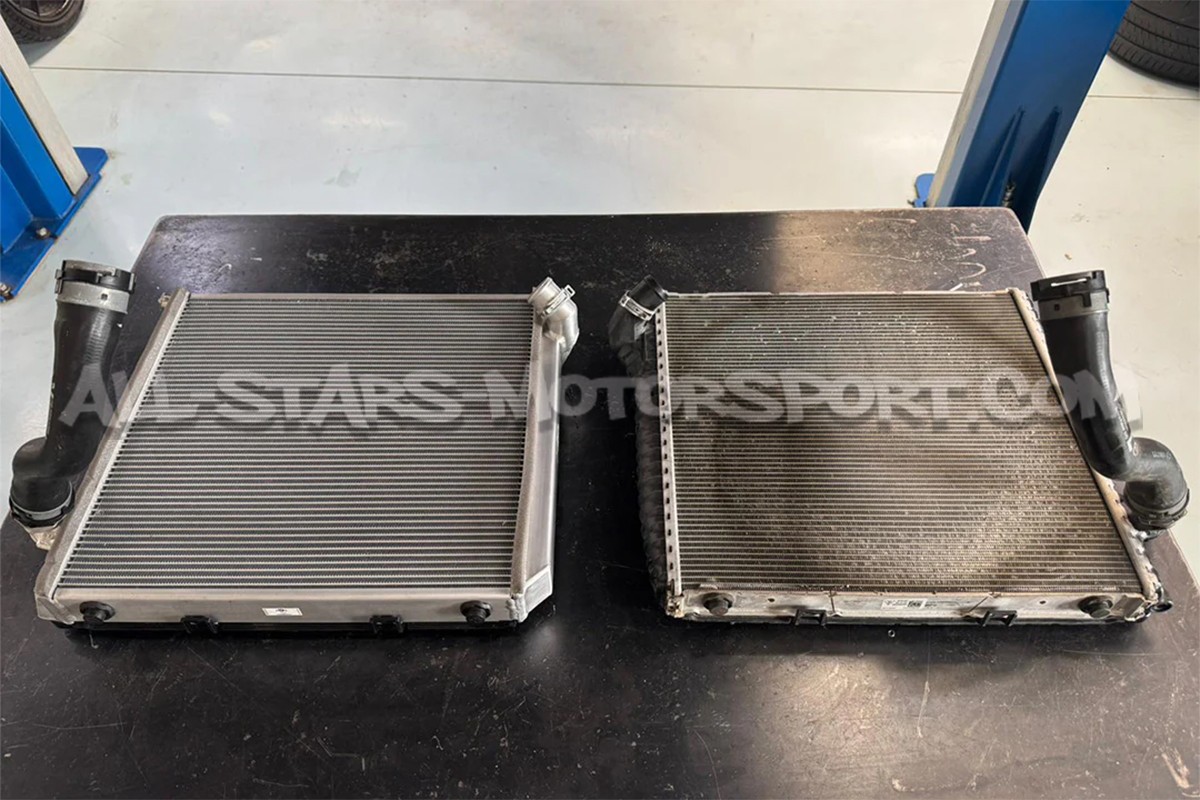 Radiador izquierdo de aluminio CSF Race para 911 992 Turbo / GT3
