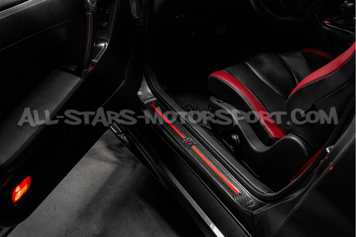 Umbrales de puerta de carbono Seibon para Nissan R35 GTR