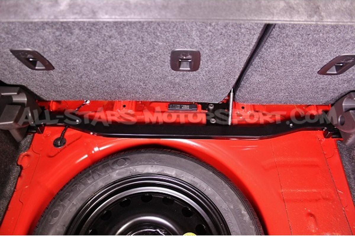 Barra de refuerzo trasera Mishimoto para Ford Fiesta ST 180