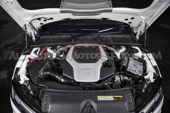 Barre avant Racingline pour Audi A4 / S4 / A5 / S5 B9