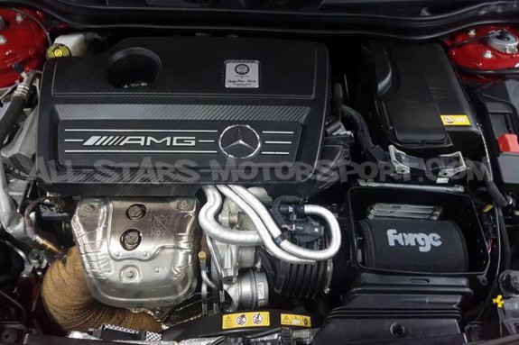 Kit de admision Forge para Mercedes A45 AMG