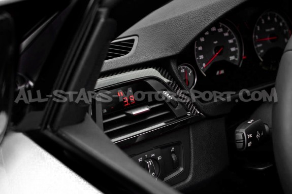 Reloj digital P3 Gauges para rejilla de ventilacion de los BMW 335i...
