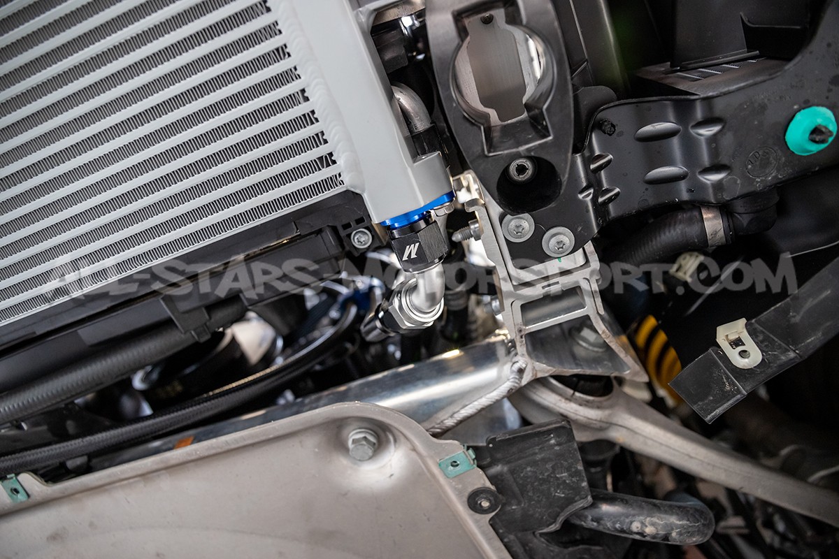 Kit de durites de radiateur d'huile Mishimoto pour BMW M3 F80 / M4 ...