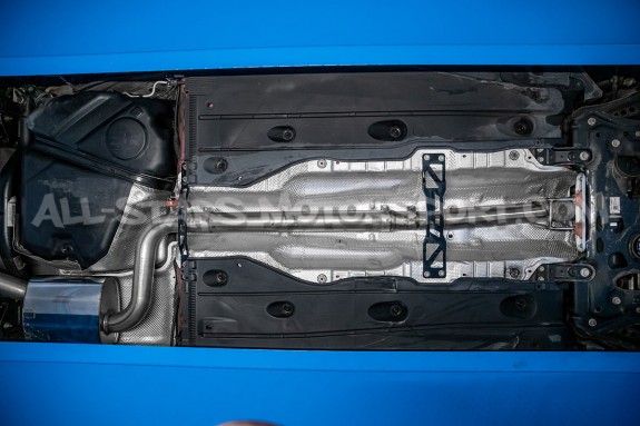 Barra inferior central Racingline para León 3 Cupra / Golf 7 GTI / ...