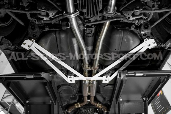 Nissan 350Z Ultra Racing 4 Points Rear Lower Member Brace