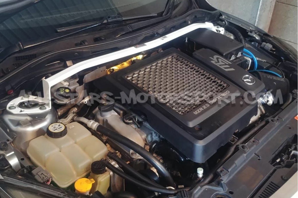 Barra de torreta delantera Ultra Racing para Mazda 3 MPS BL 09+