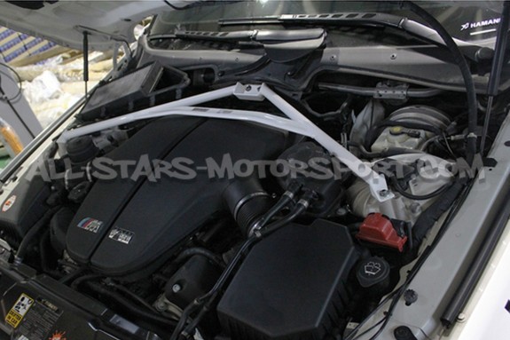 BMW M5 E60 Ultra Racing Front Upper Strut Brace