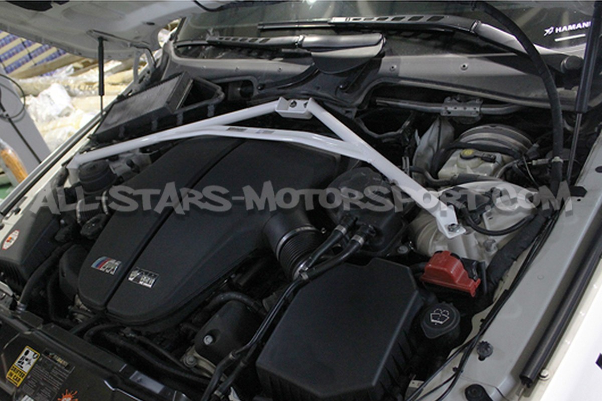 Barre anti rapprochement avant Ultra Racing pour BMW M5 E60