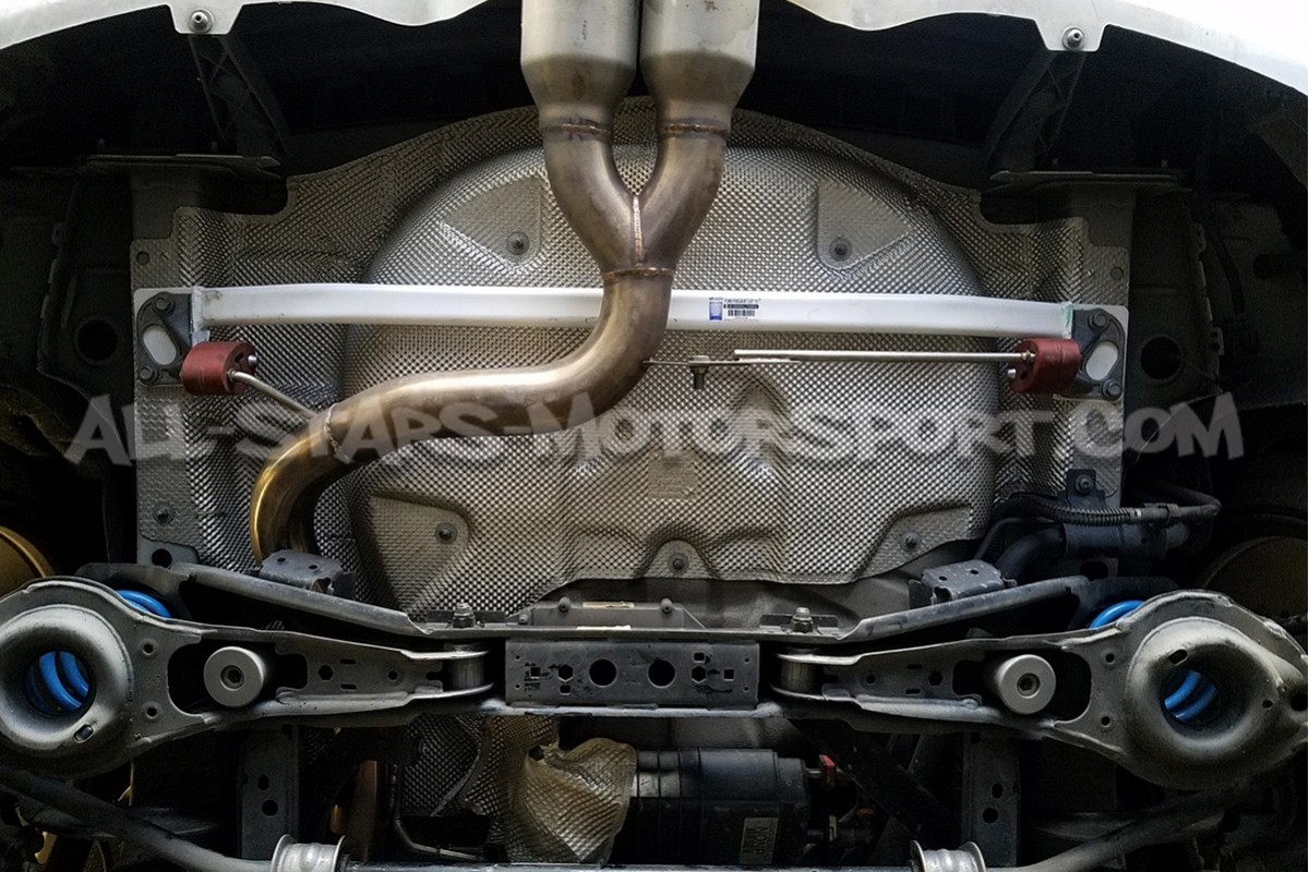 Ford Focus 3 RS / ST Ultra Racing Rear Lower Bar