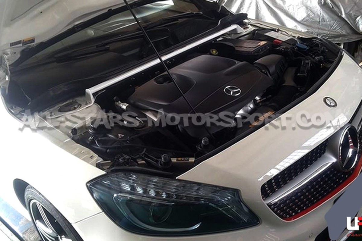 Barre anti rapprochement avant Ultra Racing pour Mercedes A45 AMG W...