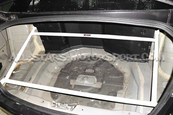 Barra de torreta trasera de 4 puntos Ultra Racing para Mitsubishi L...