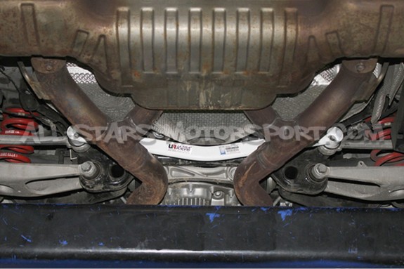 Barra de refuerzo inferior trasera Ultra Racing para BMW M3 F80 / M...