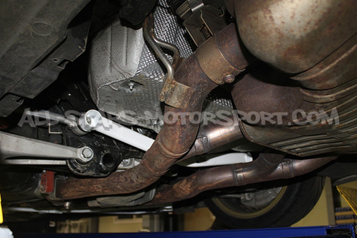 Barra de refuerzo inferior trasera Ultra Racing para BMW M3 F80 / M...