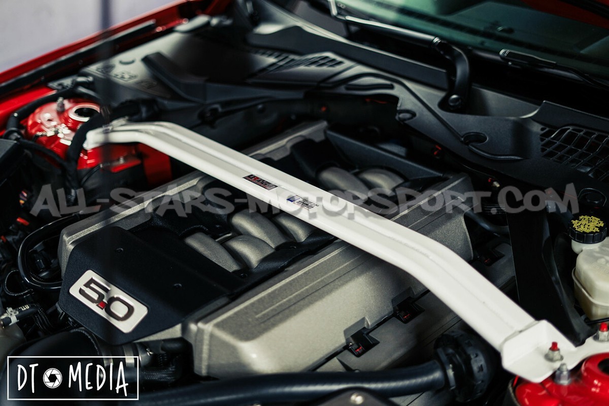 Barre anti rapprochement avant Ultra Racing pour Ford Mustang GT / ...