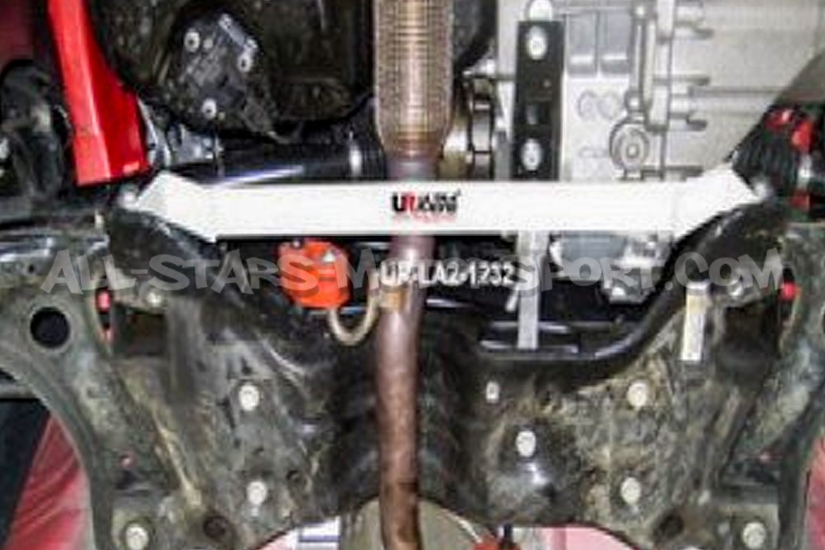 Barra de refuerzo inferior delantera Ultra Racing para Polo 6R GTI ...