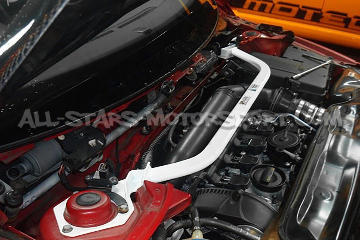 Barre anti rapprochement avant Ultra Racing pour Scirocco R / 2.0 TSI