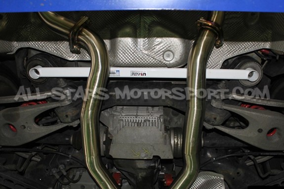 Barra de refuerzo inferior trasera Ultra Racing para BMW M3 E9x