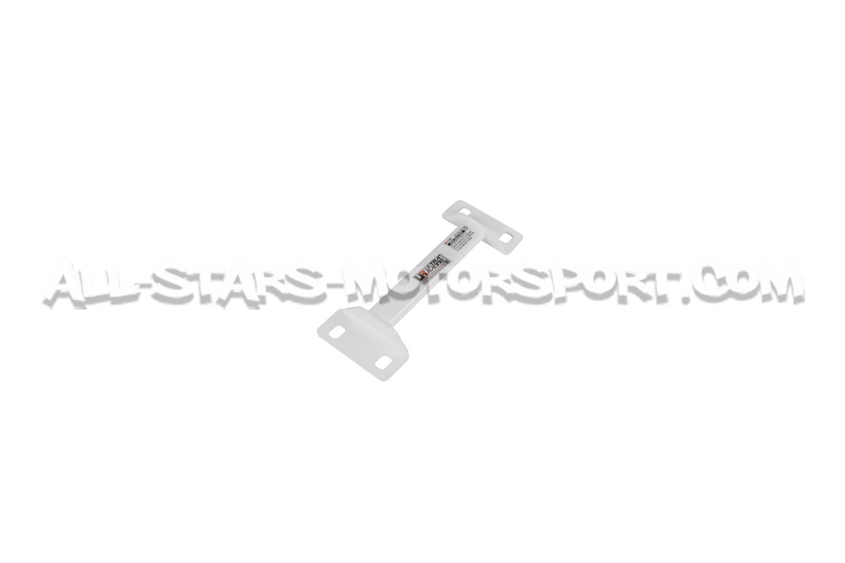 Barre anti rapprochement inférieure centrale Ultra Racing pour Mercedes CLA / A45 AMG W176