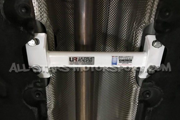 Barra de refuerzo inferior central Ultra Racing para Mercedes CLA /...