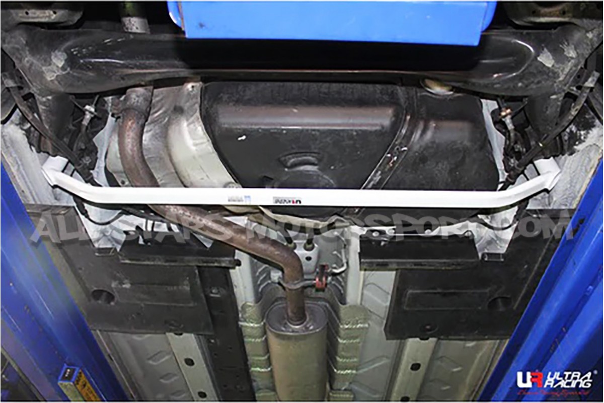 Barra de refuerzo inferior trasera Ultra Racing para Abarth 595 / 695