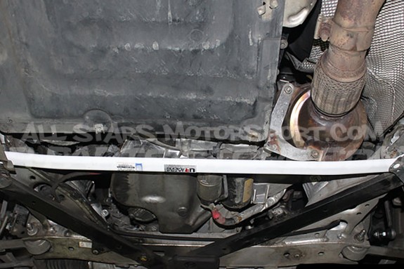 BMW 335i / M3 E9x Ultra Racing Front Lower Bar