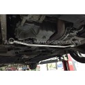 Renfort inférieur avant Ultra Racing pour Mercedes A45 AMG W176