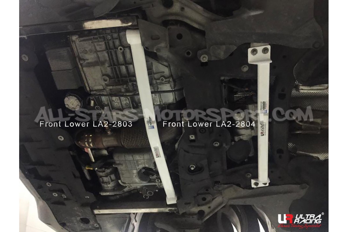 Refuerzo inferior delantero Ultra Racing para Mercedes A45 AMG W176