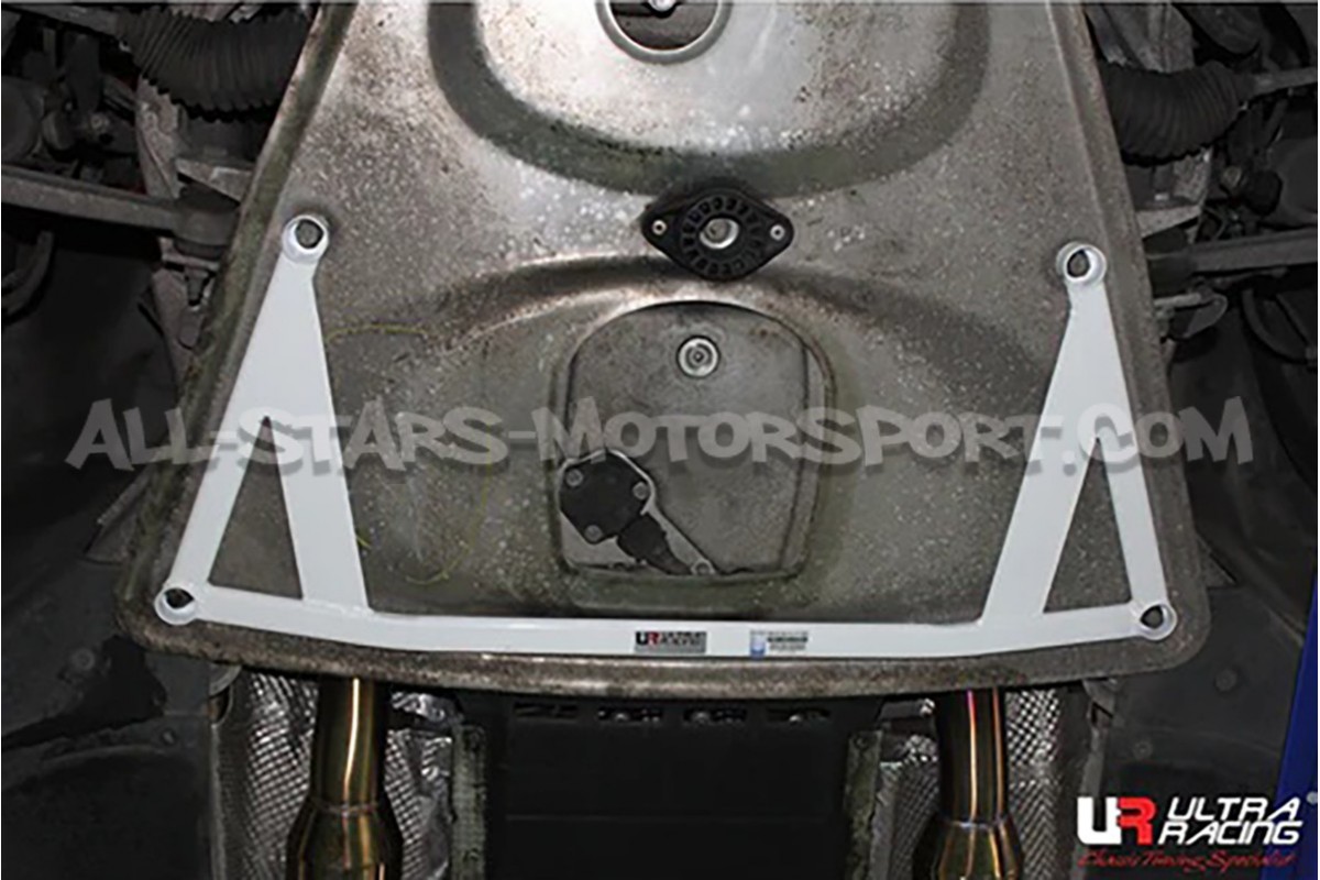 Renfort inférieur avant 4 points Ultra Racing pour BMW M3 E9x